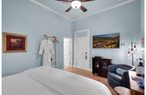 Room 6 Inside