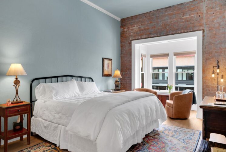 Room 1 Header